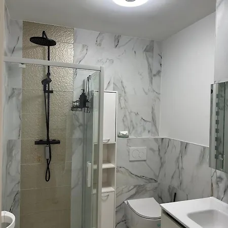 Super Apartment, Parking, Terrace, Lift, Wifi, Palm Beach, * كان